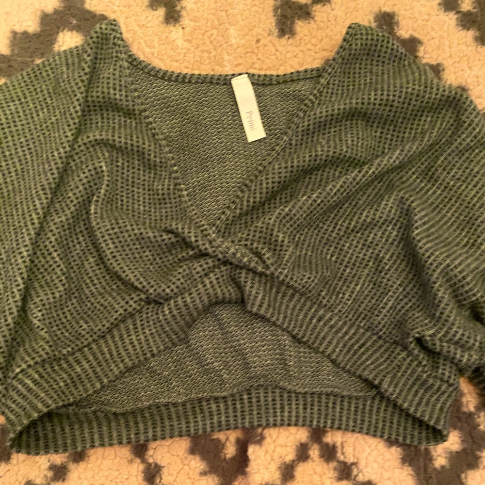 Green cropped long sleeve